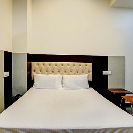 Oyo Hotel The Red Hut Chandīgarh エクステリア 写真