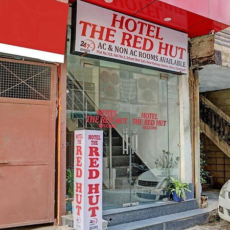 Oyo Hotel The Red Hut Chandīgarh エクステリア 写真