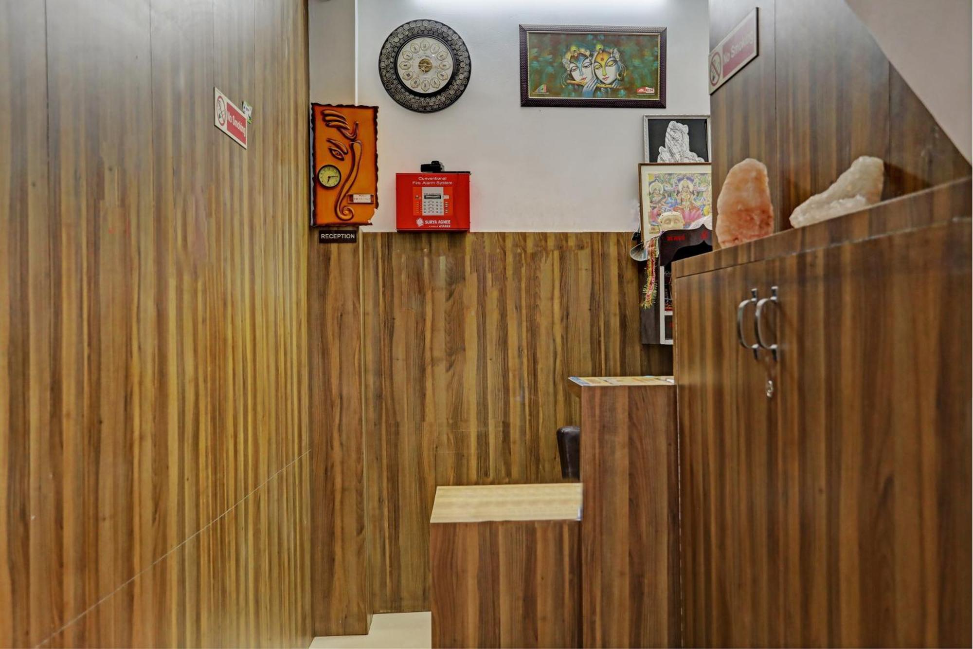 Oyo Hotel The Red Hut Chandīgarh エクステリア 写真
